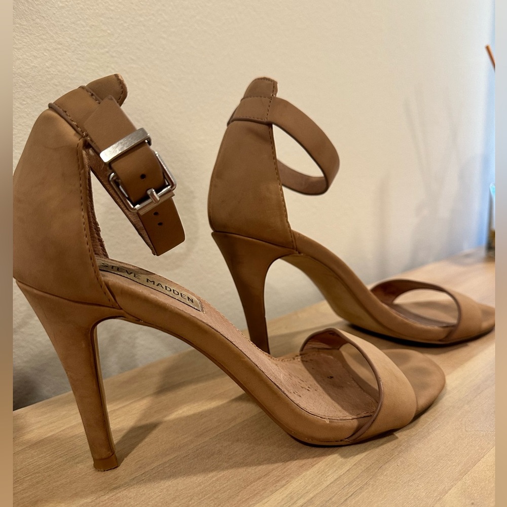 Steve Madden nude heels